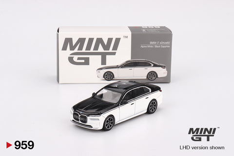 Mini GT 1:64 BMW i7 xDrive60 Alpine White / Black Sapphire