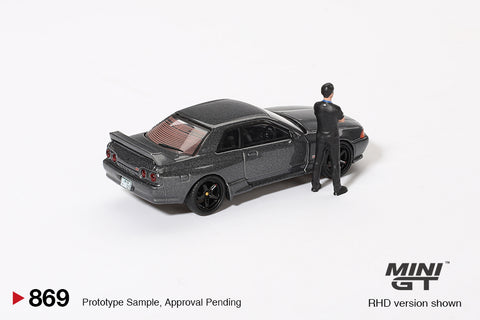 Mini GT 1:64 Nissan Skyline GT-R (R32) Nismo Gunmetal W/ Matsuda Figure – Tsugio Matsuda Collection