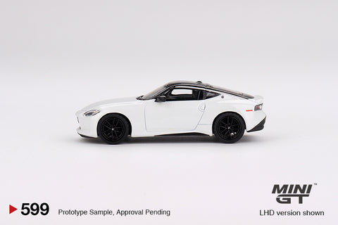 Mini GT 1:64 Nissan Z Performance 2023 – LHD – Everest White – MiJo Exclusives
